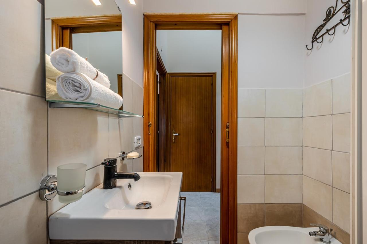 Catania Central And Comfy Apartments ภายนอก รูปภาพ
