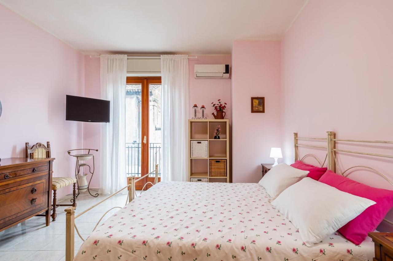 Catania Central And Comfy Apartments ภายนอก รูปภาพ