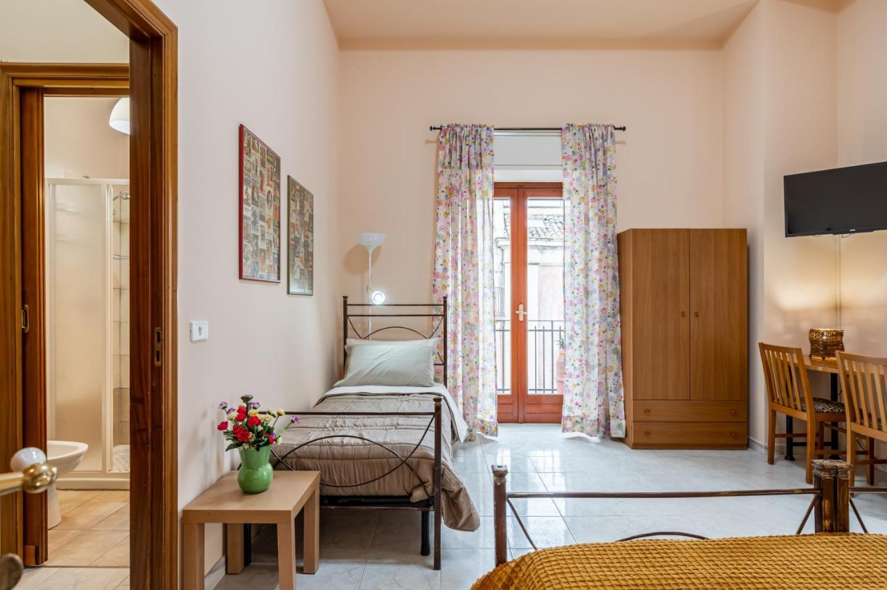 Catania Central And Comfy Apartments ภายนอก รูปภาพ